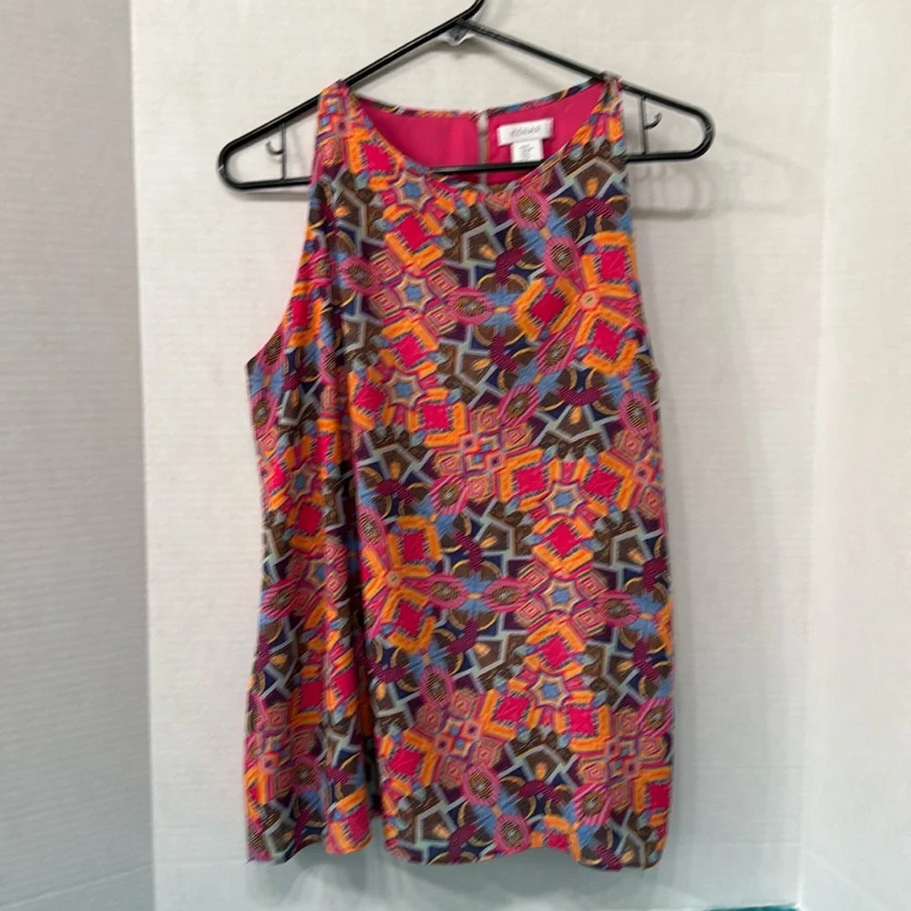 Kenar Abstract Print Sleeveless Top in Vibrant Pink and Oranges Size M